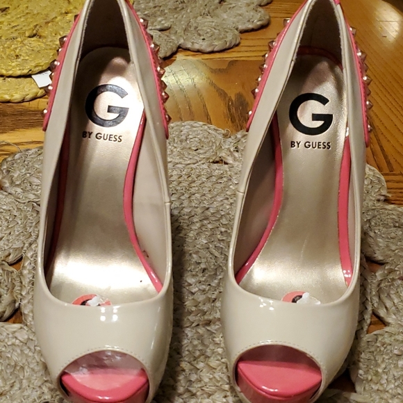 BY GUESS heels - Picture 4 of 4